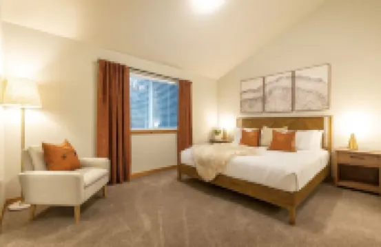 Spring Special!5 mi to Park-EV2-Private Hot Tub-King Bed-Well Equipped Kitchen