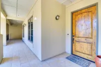 Top-Floor Lake-View Condo w/ Boat Dock Access - 3 stjerner