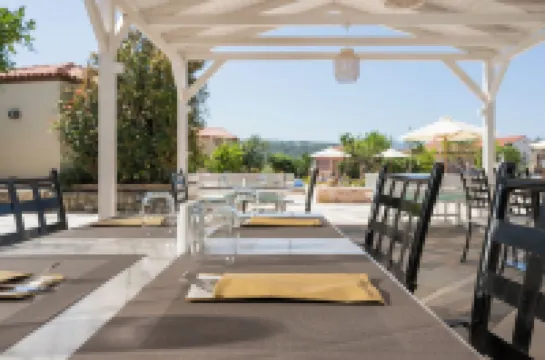 Spilia Village Hotel & Villas