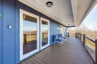 6 Mi to Chatuge Lake: Spacious Cabin w/ Mtn Views! - 3-Star