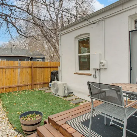 Walk to Eats! Tennyson Haven w/ Pet-Friendly Yard