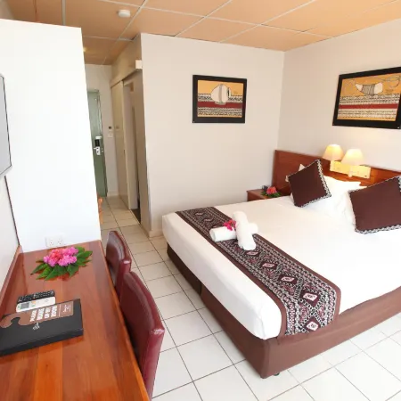 Smugglers Cove Beach Resort & Hotel