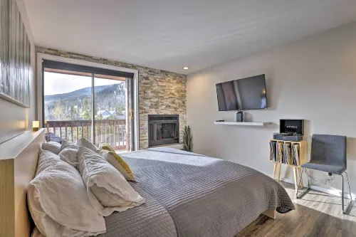 Walk to Main St Frisco! Modern Unit 7 Mi to Slopes - 3-Star