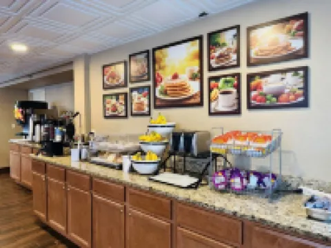Wingate by Wyndham Utica Hotels in Macomb County
