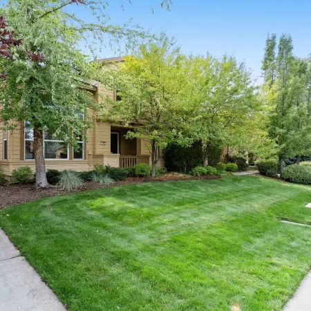 Old Mill Proxi 2 Bedroom Townhouse by Redawning