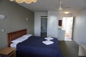 Hervey Bay Hotel & Resort = 赫維灣酒店及度假村