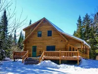 40pl Log Cabin With AC in the Heart of the White Mountains, Less Than 10 Minutes From Bretton Woods!