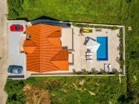 Janie in Splitska with 4 bedrooms and 2 bathrooms Hotels in Splitska
