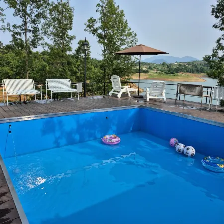Jecheon Lake Hill Camp