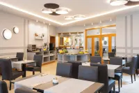 HOTEL COMBARRO - ที่มีที่จอดรถ