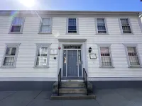 Exposed Beam One Bedroom Suite Downtown Newport #15 1 Home - Bungalows