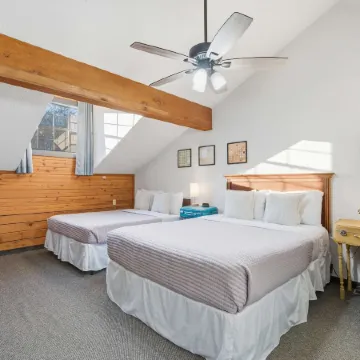 The Travelers Nest For 8