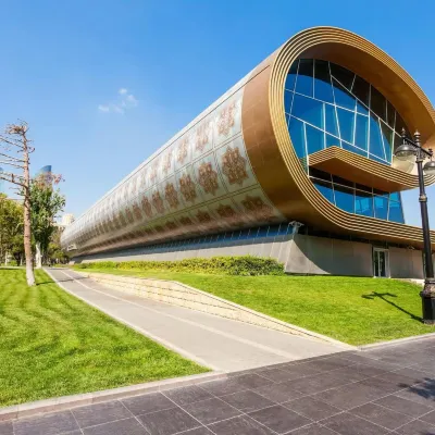 Royal Antique Boutique Hotel フレイム・タワー周辺のホテル