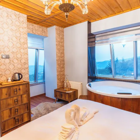 Poison Garden Suite & Spa