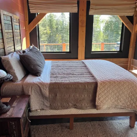 Dragonfly - Unique, tranquil retreat in Grand Marais, MN