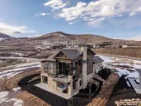 Amanti Lago by Luxury Mountain - 4-Star