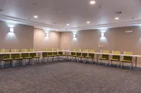 Holiday Inn Express HARTFORD - NEWINGTON by IHG - parking