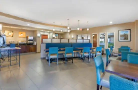 คอมฟอร์ตสวีทส์ ไบลธ์