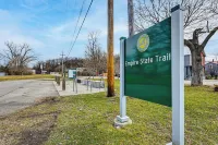 Walkable Stay Near Hudson River, Dining & Shopping - Kitchens