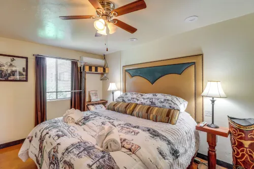 Hike, Shop & Relax: Tucson Home w/ Swim Spa Access - Bungalows