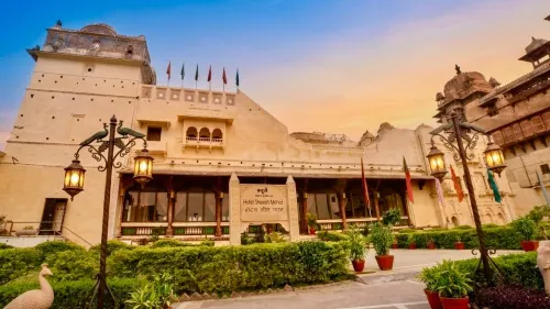 MPT Sheesh Mahal, Orchha - Boutique