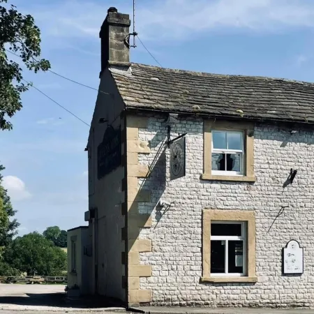 Cosy Apartment above Village Pub