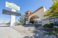Royal Holiday Motel by Belvilla Gallup I-40 Hotels in 