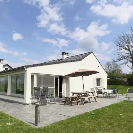 Vintage Villa with Private Garden in Rendeux