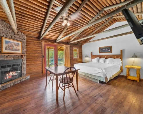 Lucky Trout Lodge Hotels in Cleburne County