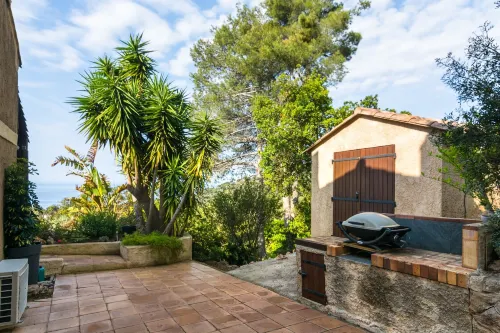 Villa in Hyeres Near Beach & Pool