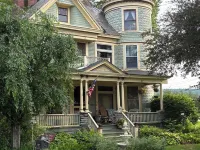 Bentley House Bed and Breakfast Hotels in Poultney