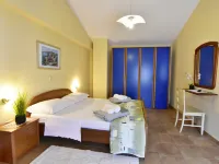 Bright stay with shared pool & BBQ in Tar Hotels in Tar