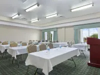 Ramada by Wyndham South Waco Hotels in Hewitt