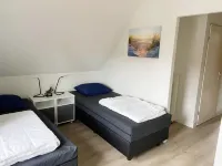 Holiday Home with Pet-Friendly Garden - Parkering