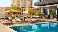 Sentral Sol Modern - Pools
