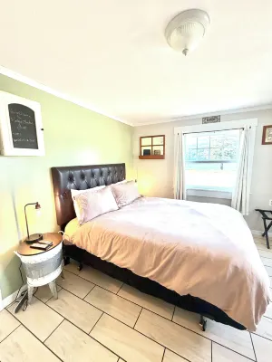 Foster Lake Inn