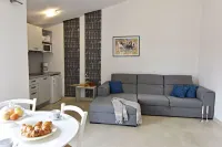 Family friendly stay with pool and game room - Apartments