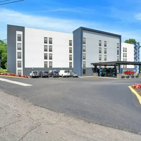 Alexis Inn and Suites Hotel