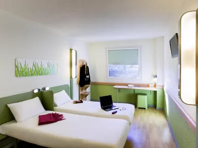 Ibis Budget Madrid Alcalá de Henares la Dehesa Hotels near Complejo El Olivar SL.