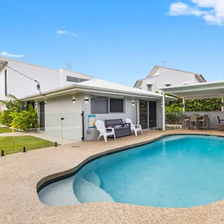 Spacious 4-bed Coastal Home With Pool