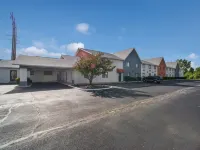 Ramada by Wyndham Effingham Hotels in Effingham