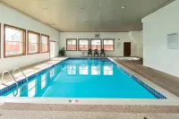 Quality Inn & Suites - Pools