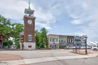 River Room Getaway On Front Street - Suite C 1 Bedroom Apts