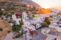 Room-Spacious Room in Creta for 3 People - Pensions