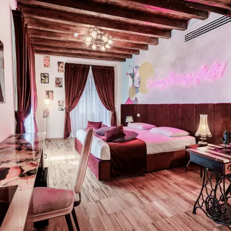 Palazzo San Fedele - Como Suites Hotels in Como