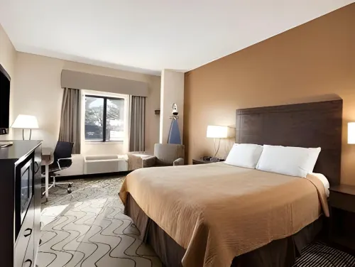 Days Inn by Wyndham Grand Forks Columbia Mall - parking