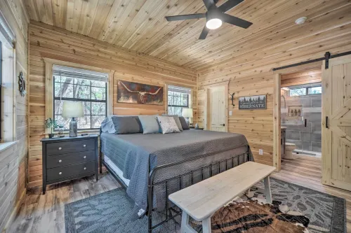 'Lakewood Secret' Cabin ~ 4 Mi to the Lake! - Country Houses