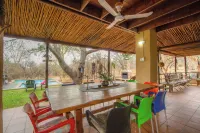 Lovely Holiday Home Bordering Kruger National Park - balcony