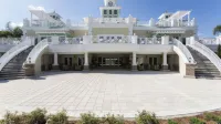 Cosmic Clubhouse by Avantstay Sleeps 23 Arcade + Pool + Spa Mins to Disney - 2-Star