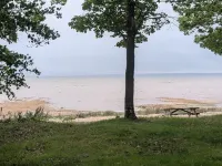 Rustic Lake Michigan Cottage Fire Pit & Beach - 3-Star